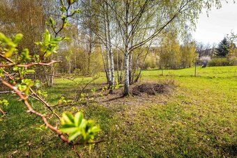 Nabízíme k prodeji pozemek o rozměrech 2789 m2 v ulici Ke St