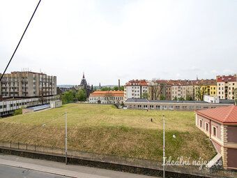 Nabízíme k podnájmu plně vybavený byt s dispozicí 2+kk a cel