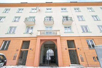 K dlouhodobému podnájmu nabízíme světlý byt o dispozici 1+1 