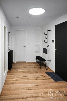 ID: G1258
Nabízíme k dlouhodobému pronájmu moderní, kompletn