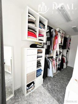 Moderní rodinný dům 5+kk s bazénem, zahradou a garáží skvělá