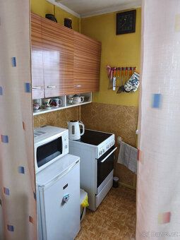 Nabízím k prodeji rekreační chatu o dispozici 2+1 v obci Nám