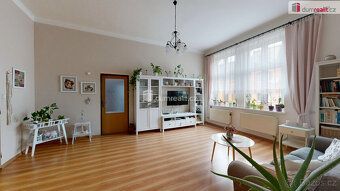 , Nabízíme Vám ke koupi prostorný a slunný byt o dispozici 4
