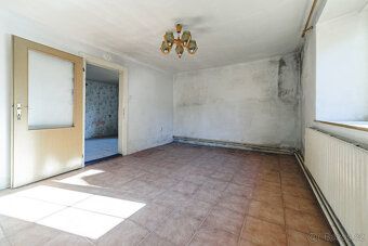 Přízemní rodinný dům s garáží, dílnou a zahradou nedaleko ře