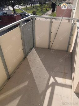 Nabízíme Vám k pronájmu moderní byt o dispozici 3+1 ve 2. na