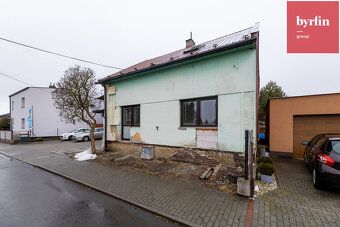 Prodej rodinného domu se dvěma byty, garáží a zahradou – Kra