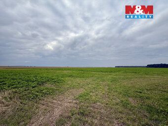 Nabízíme k prodeji soubor pozemků o celkové výměře 17695 m².