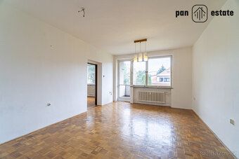 Nabízíme k prodeji prostorný cihlový byt o dispozici 3+1 a c