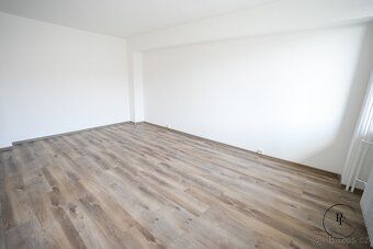 K pronájmu nabízím prostorný byt 3+1 o podlahové ploše 87 m²