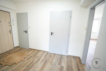 K pronájmu nabízím prostorný byt 3+1 o podlahové ploše 87 m²