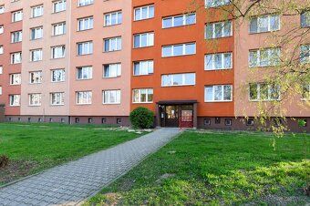 Nabízíme k prodeji světlý a kompletně zrekonstruovaný byt 2+