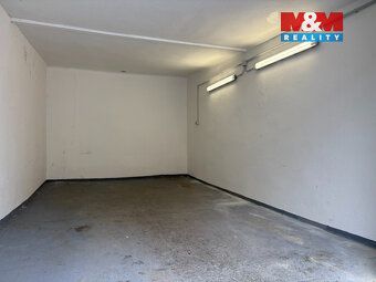 Nabízíme k pronájmu prostornou garáž, která se nachází na po