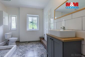 Nabízíme k prodeji prostorný rodinný dům v Krušných horách v