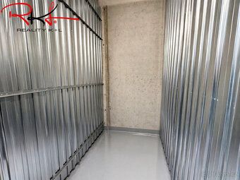 Nabízíme Vám byt o dispozici 2+kk, který se nachází ve 2.np 