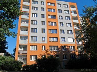 Nabízím k dlouhodobému pronájmu byt 2+1 v 6.NP revitalizovan