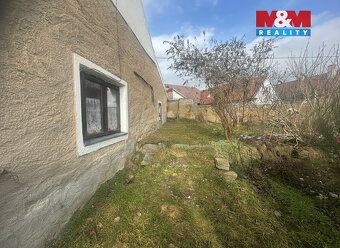 Nabízíme k prodeji stylovou kamennou chalupu v klidné části 