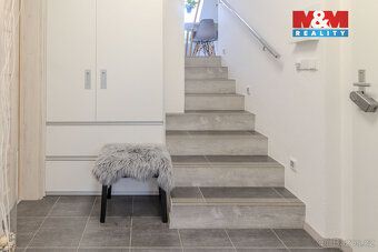 Nabízíme vám atypický mezonetový byt 3+1 o ploše 83 m² ve vy