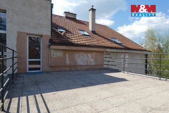 Nabízíme Vám k pronájmu nadstandardně velký, prostorný a svě
