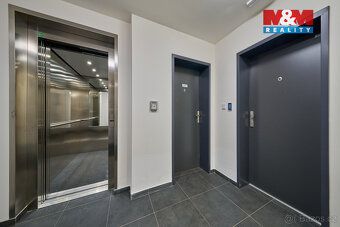 Nabízíme kompletně zařízený apartmán v exkluzivním resortu Č