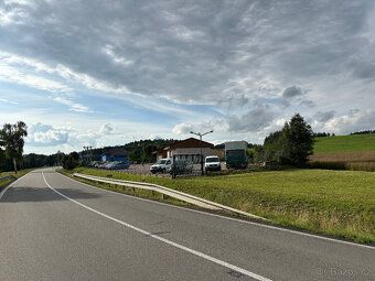 Komerční - obchodní areál
poloha areálu je přímo u hlavní si