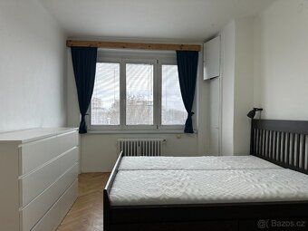 Nabízíme k pronájmu světlý byt o dispozici 2+kk a celkové pl