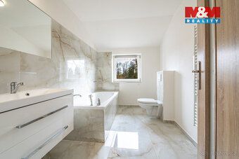 Prodej rodinného domu 5+kk v centru Bělé pod Bezdězem. Dvoup