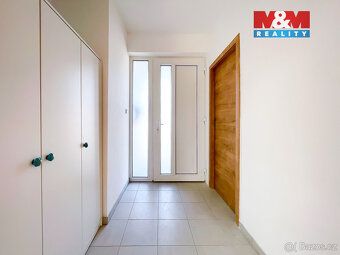 Nabízíme k prodeji moderní novostavbu rodinného domu 4+kk, s