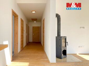 Nabízíme k prodeji moderní novostavbu rodinného domu 4+kk, s