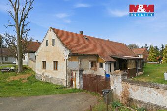 Samostatně stojící rodinný dům smíšené konstrukce nabízí pro