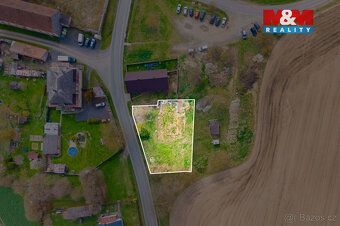 Nabízíme k prodeji pozemek k bydlení o výměře 877 m² v klidn