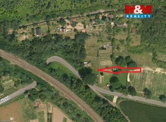 Prodej kaskádovité zahrady na okraji obce Hoštka. Tato prost
