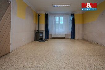 Exkluzivně Vám nabízíme k prodeji prostornou vilu s balkonem