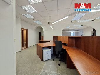 Pronájem prostorných kancelářských prostor 220 m² v centru C