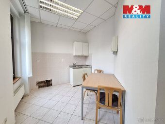 Pronájem prostorných kancelářských prostor 220 m² v centru C