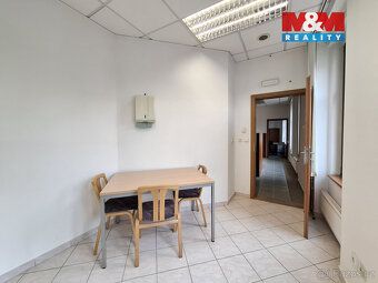 Pronájem prostorných kancelářských prostor 220 m² v centru C
