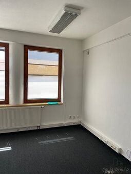 Nabízíme k pronájmu reprezentativní kancelářské prostory o c