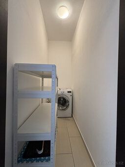 K dlouhodobému podnájmu byt o dispozici 1+1 a celkové výměře