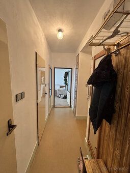 Pronájem prosluněného bytu s balkonem a výhledem v srdci Vys