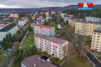 Nabízíme k prodeji světlý a vkusně zrekonstruovaný byt 2+1 o