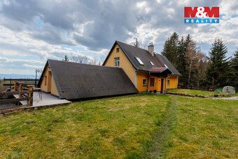 Nabízíme k prodeji rodinný dům o užitné ploše 160 m² v obci 