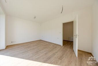 Naše společnost Vám nabízí k prodeji moderní novostavbu nads