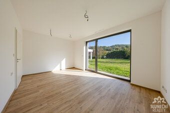 Naše společnost Vám nabízí k prodeji moderní novostavbu nads