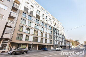 Ev.č. 01928 Nabízíme k pronájmu moderní, nadstandardně prost
