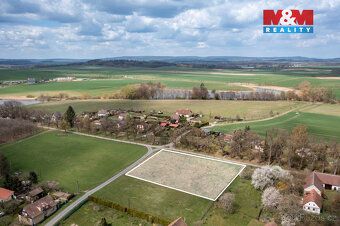 Hledáte velký pozemek v klidném prostředí, kde si můžete pos