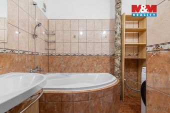 Nabízíme k prodeji prostorný byt 3+1 o výměře 74 m², umístěn