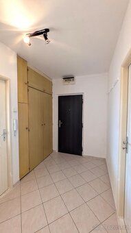 Nabízíme k pronájmu byt o dispozici 3+1 s balkonem a výměře 