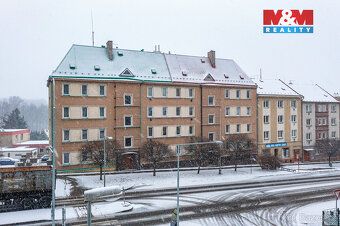 Nabízíme k prodeji útulný byt o dispozici 2+1, upravený na 3