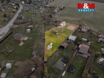 Nabízíme Vám k prodeji útulnou zděnou chatu v klidné části m