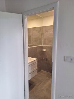 Světlý 2+kk po rekonstrukci – Praha 4, Modřany. Volný od 1.5