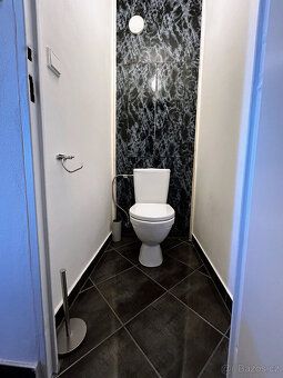 Nabízíme pronájem kompletně zařízeného bytu na jednom z nejo